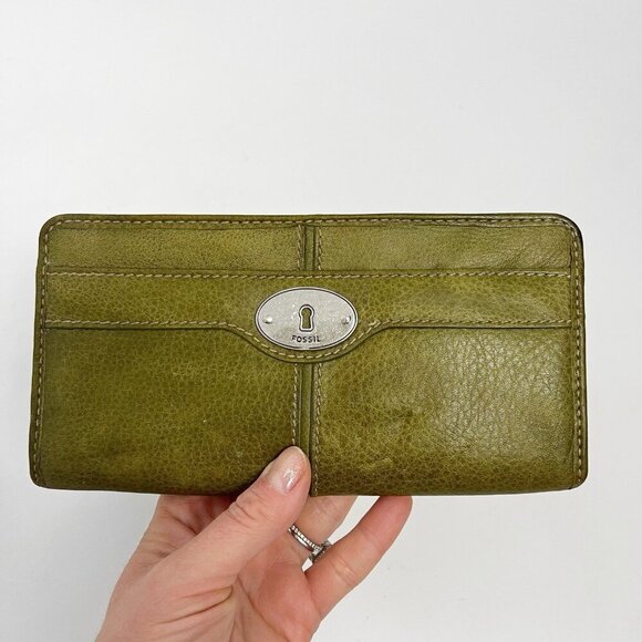 FOSSIL Vintage Olive Green Leather Key Flap Clutch Zipp Around Wallet - Picture 1 of 15